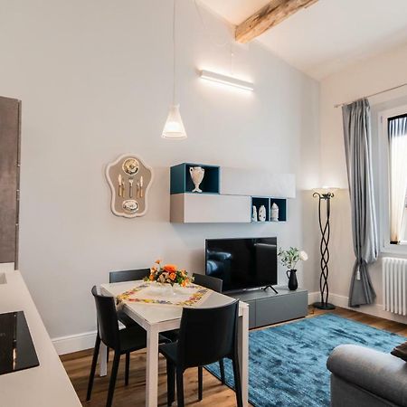 Oltrarno Lily Suite ฟลอเรนซ์ ภายนอก รูปภาพ