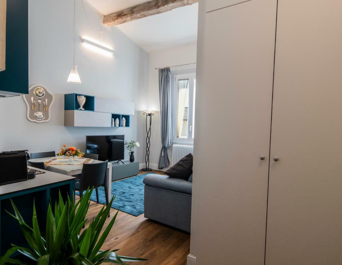 Oltrarno Lily Suite ฟลอเรนซ์ ภายนอก รูปภาพ