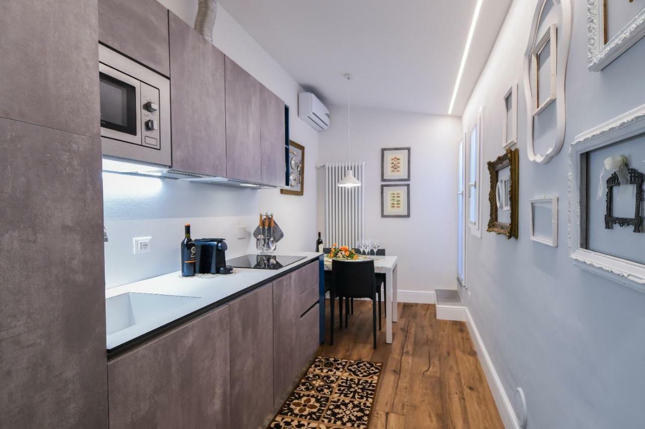 Oltrarno Lily Suite ฟลอเรนซ์ ภายนอก รูปภาพ
