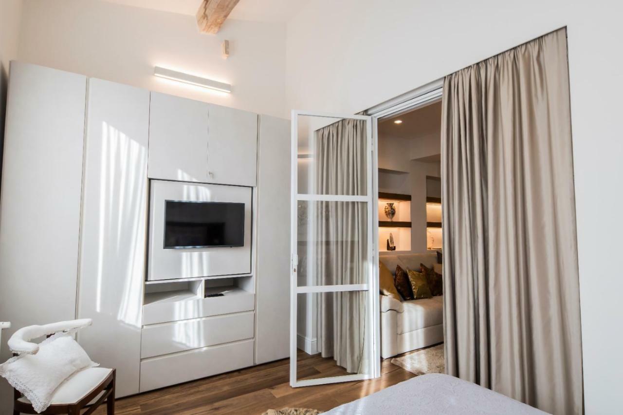 Oltrarno Lily Suite ฟลอเรนซ์ ภายนอก รูปภาพ