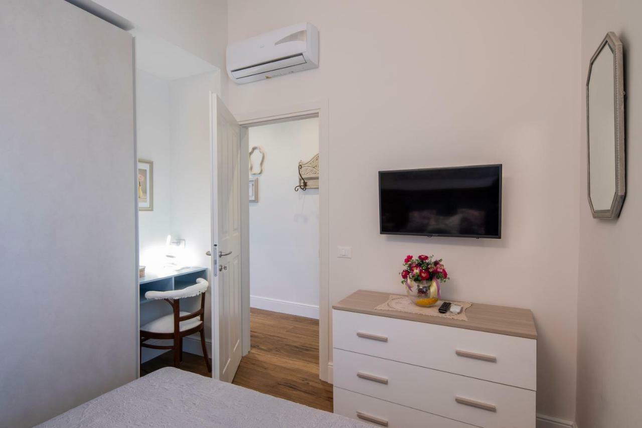 Oltrarno Lily Suite ฟลอเรนซ์ ภายนอก รูปภาพ
